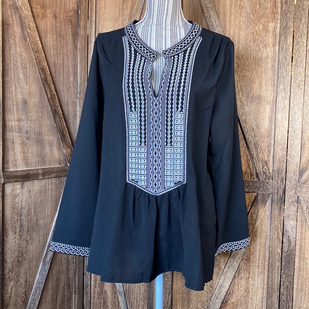 Extra Large Polyester black tunic.